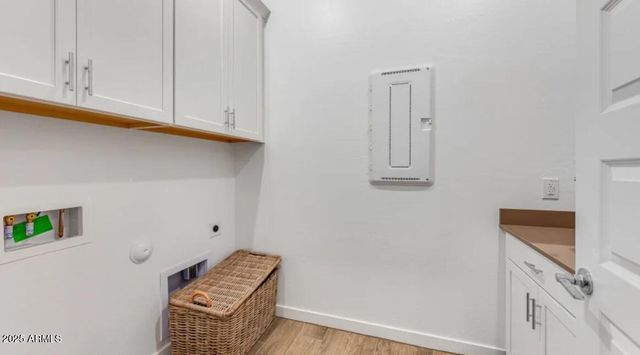 8026 W ROWEL Road, Peoria, AZ 85383