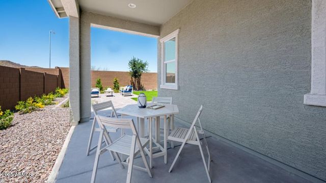 8026 W ROWEL Road, Peoria, AZ 85383