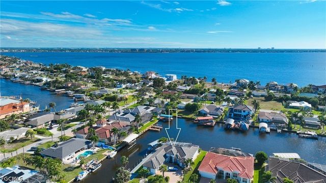 5374 Cortez CT, Cape Coral, FL 33904