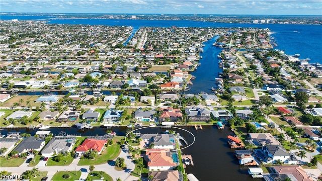 5374 Cortez CT, Cape Coral, FL 33904