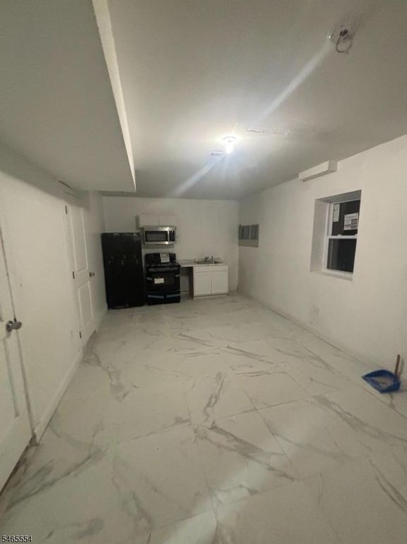 379 S 9Th St, Newark City, NJ 07103 — photo 2