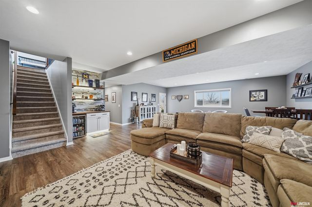 9930 Paris Court, Lincoln, NE 68339