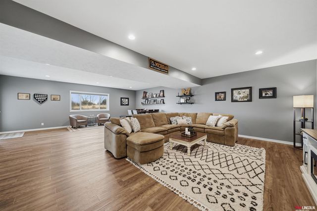 9930 Paris Court, Lincoln, NE 68339