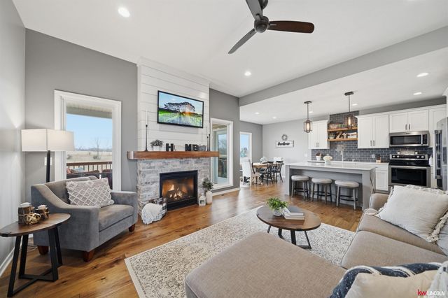 9930 Paris Court, Lincoln, NE 68339