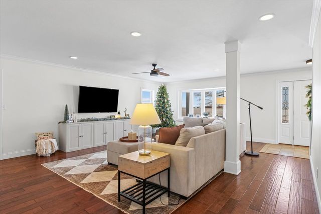 1189 County Road 200 E Road, Seymour, IL 61875