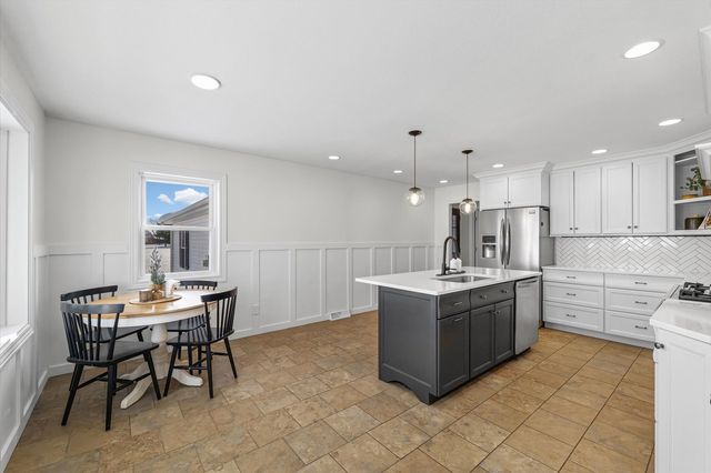 1189 County Road 200 E Road, Seymour, IL 61875