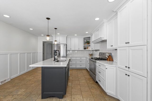 1189 County Road 200 E Road, Seymour, IL 61875