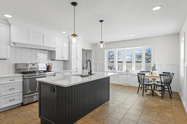 1189 County Road 200 E Road, Seymour, IL 61875