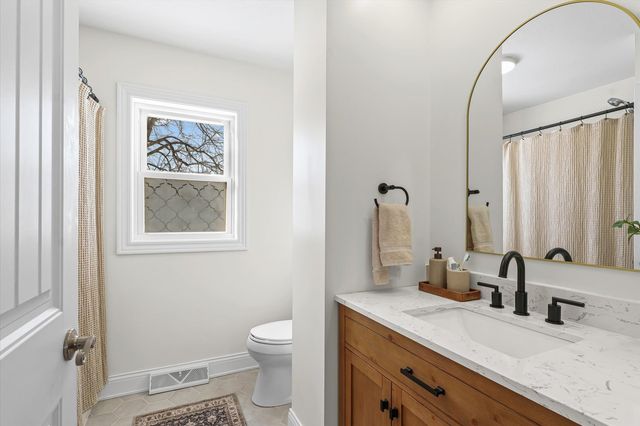 1189 County Road 200 E Road, Seymour, IL 61875