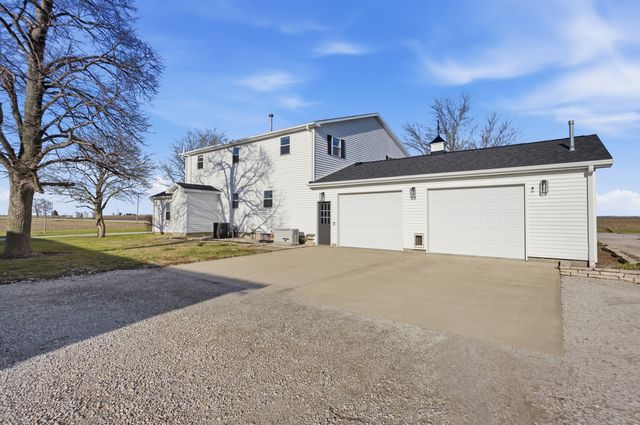 1189 County Road 200 E Road, Seymour, IL 61875