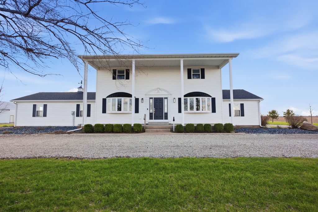 1189 County Road 200 E Road, Seymour, IL 61875