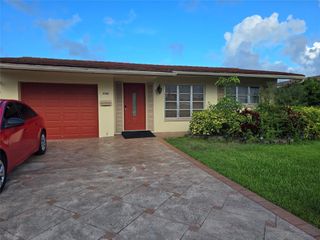 5708 Nw 65th Way, Tamarac, FL 33321