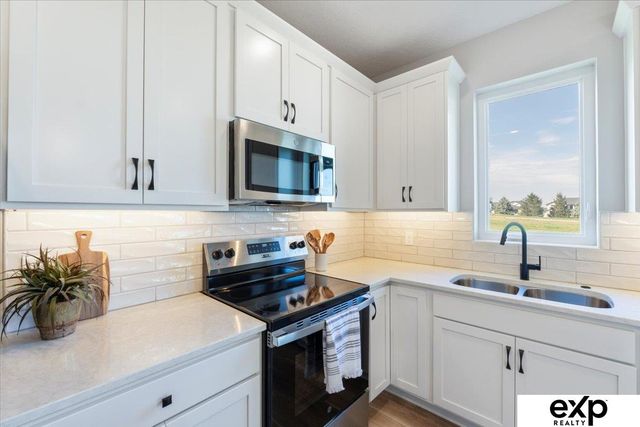 11905 S 68 Avenue, Papillion, NE 68046