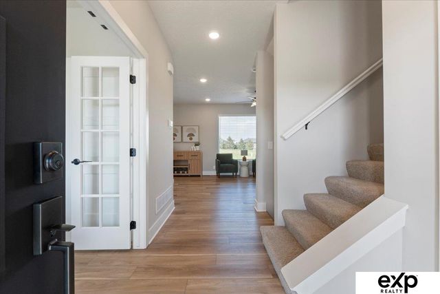 11905 S 68 Avenue, Papillion, NE 68046