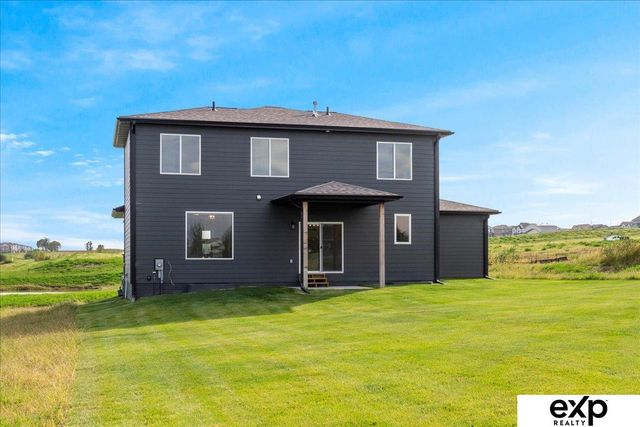 11905 S 68 Avenue, Papillion, NE 68046