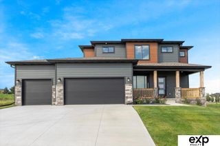 11905 S 68 Avenue, Papillion, NE 68046