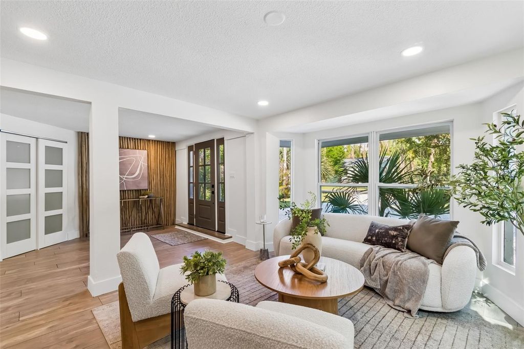 Image 11 of property listing at 7418 SEAGULL WAY, Tampa, FL 33635