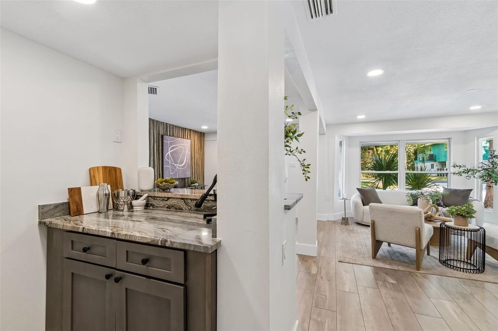 Image 14 of property listing at 7418 SEAGULL WAY, Tampa, FL 33635