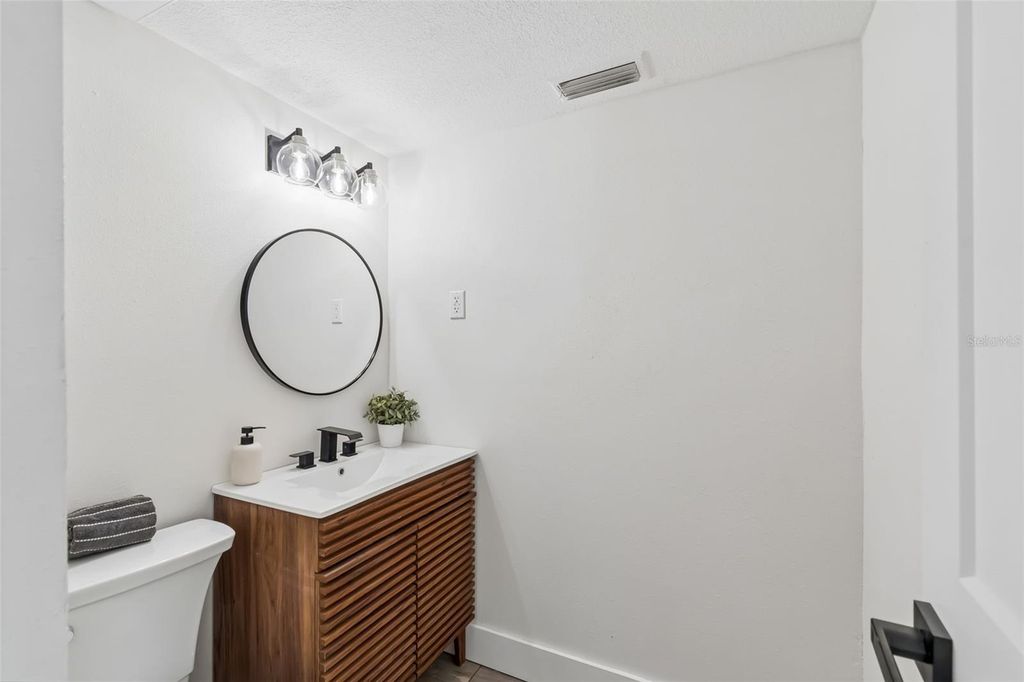 Image 15 of property listing at 7418 SEAGULL WAY, Tampa, FL 33635