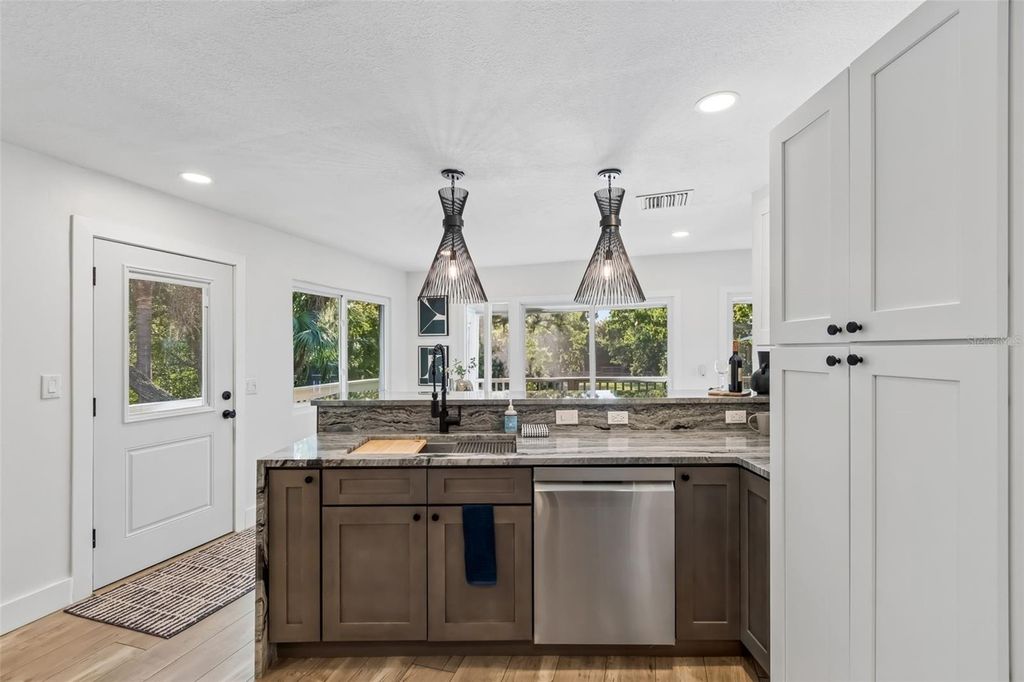 Image 29 of property listing at 7418 SEAGULL WAY, Tampa, FL 33635