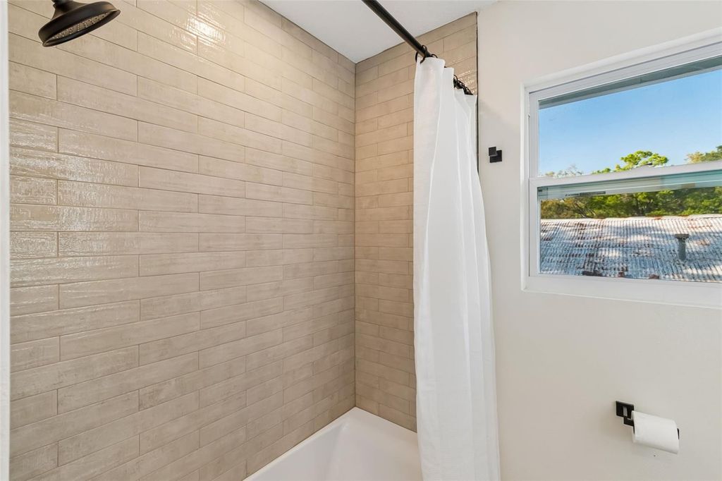 Image 37 of property listing at 7418 SEAGULL WAY, Tampa, FL 33635