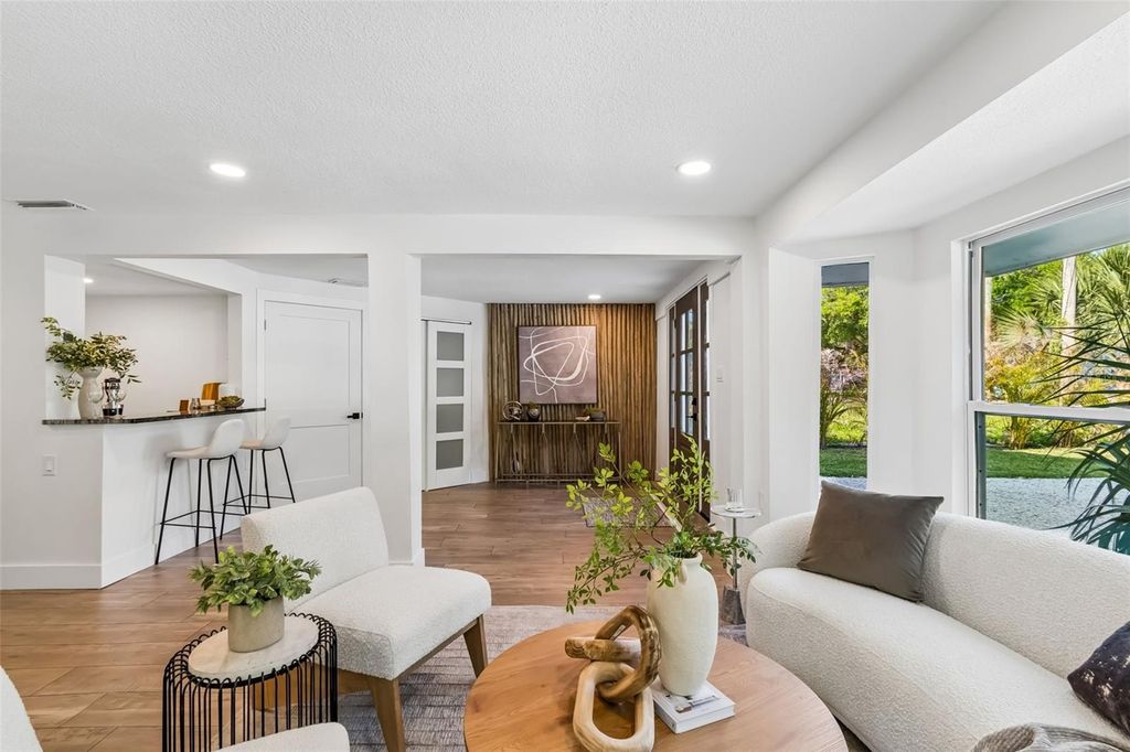 Image 10 of property listing at 7418 SEAGULL WAY, Tampa, FL 33635