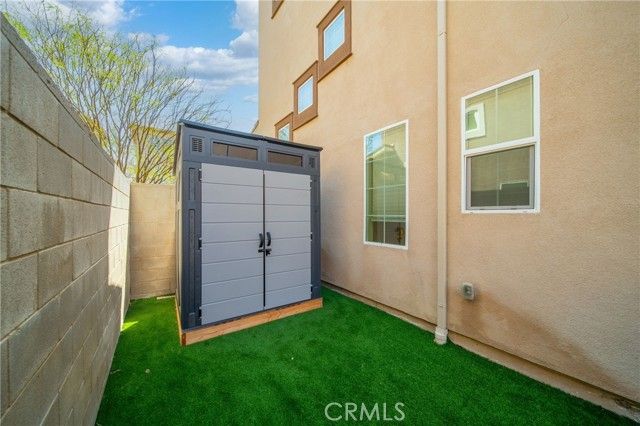 81 Pelican Lane, Irvine, CA 92618