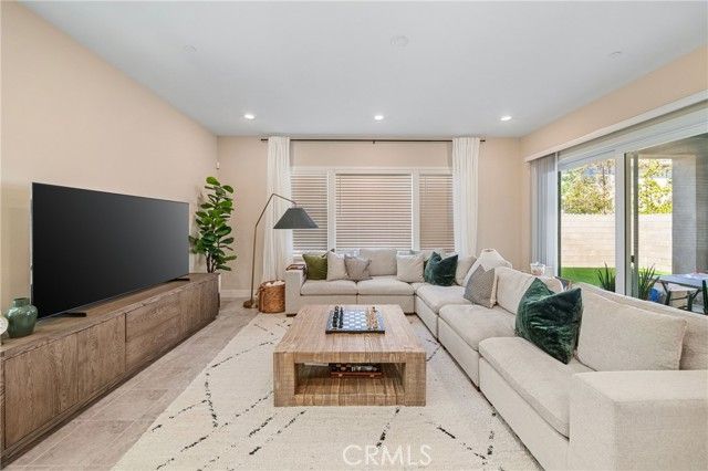 81 Pelican Lane, Irvine, CA 92618