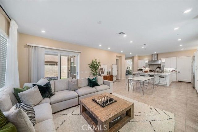 81 Pelican Lane, Irvine, CA 92618