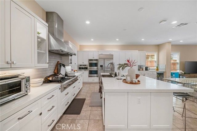 81 Pelican Lane, Irvine, CA 92618