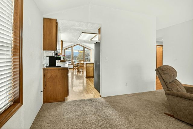 160 Meadow View Drive, Phoenix, OR 97535