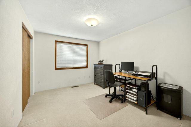 160 Meadow View Drive, Phoenix, OR 97535