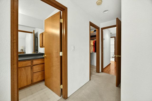 160 Meadow View Drive, Phoenix, OR 97535