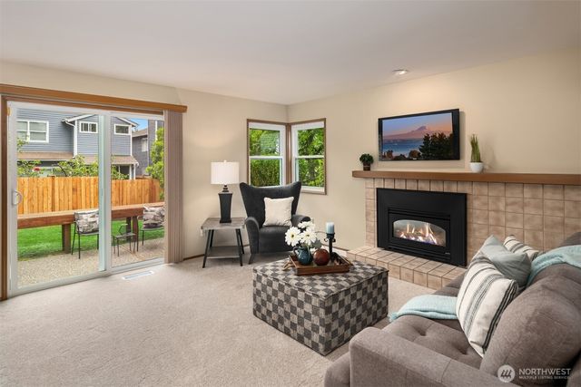 24213 SE 38th Place, Sammamish, WA 98029