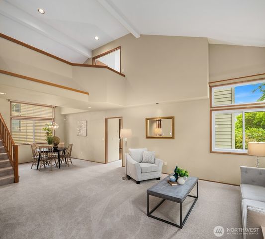 24213 SE 38th Place, Sammamish, WA 98029