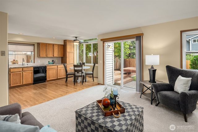 24213 SE 38th Place, Sammamish, WA 98029