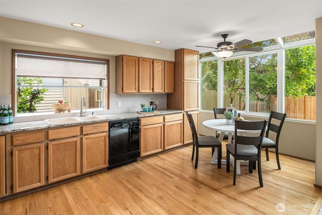 24213 SE 38th Place, Sammamish, WA 98029