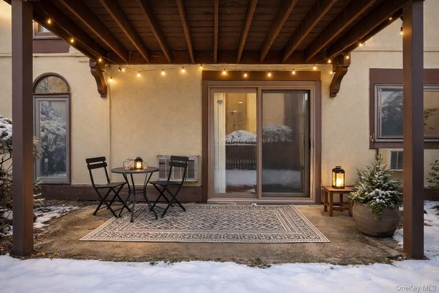 18 Granada Crescent 13, White Plains, NY 10603