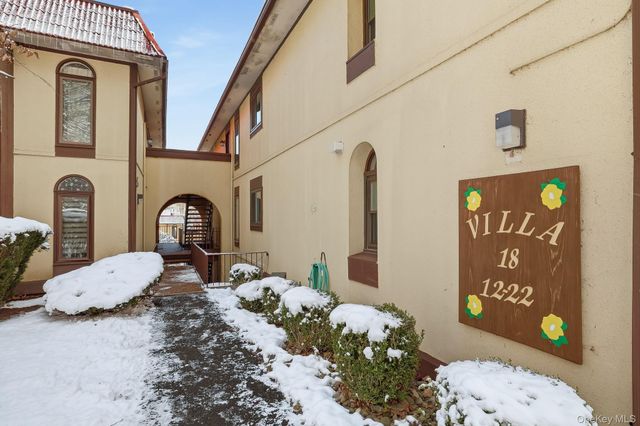 18 Granada Crescent 13, White Plains, NY 10603