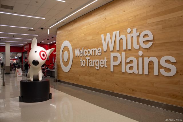 18 Granada Crescent 13, White Plains, NY 10603