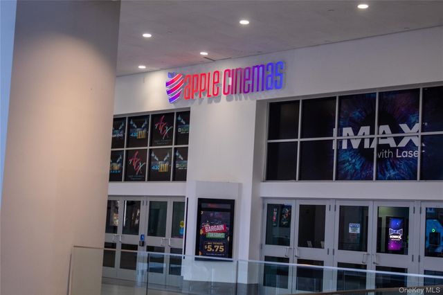 18 Granada Crescent 13, White Plains, NY 10603