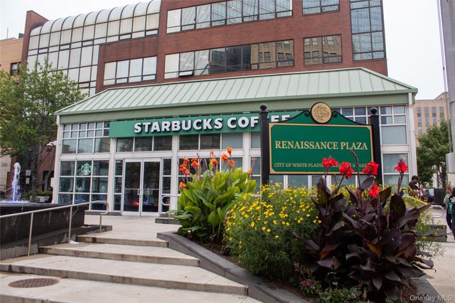 18 Granada Crescent 13, White Plains, NY 10603