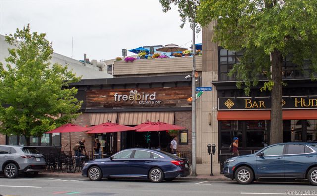 18 Granada Crescent 13, White Plains, NY 10603