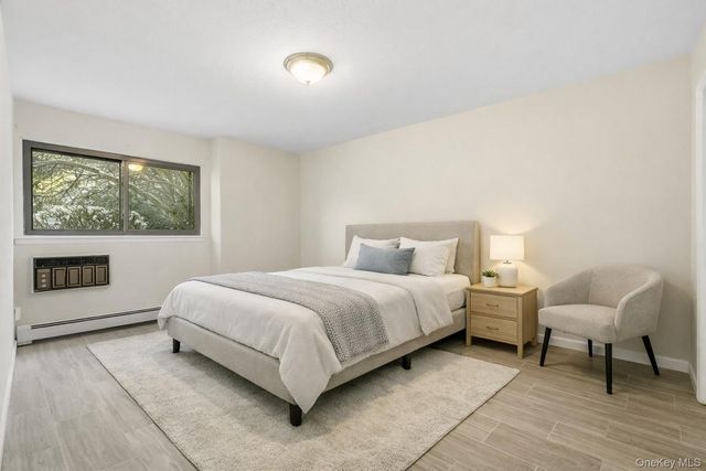 18 Granada Crescent 13, White Plains, NY 10603