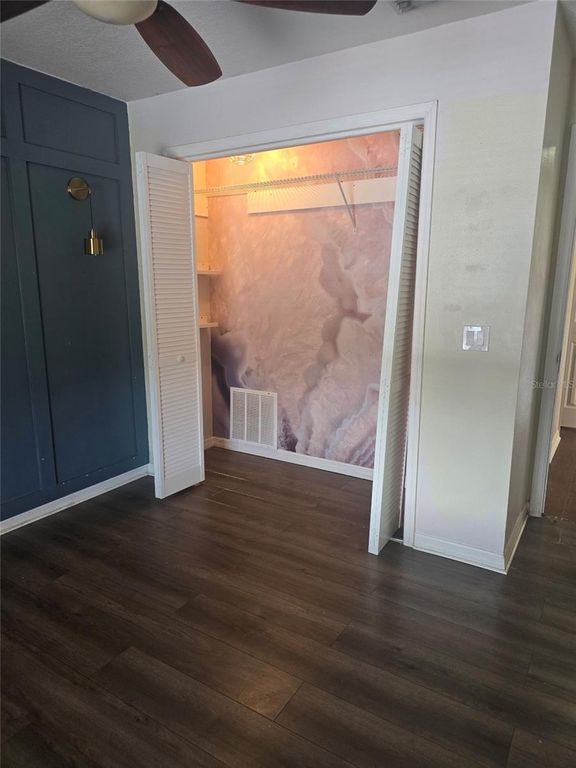 Image 20 of property listing at 671 W CADILLAC DRIVE, Altamonte Springs, FL 32714