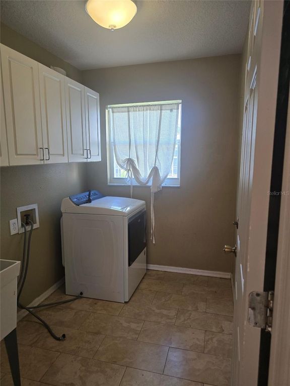 Image 24 of property listing at 671 W CADILLAC DRIVE, Altamonte Springs, FL 32714