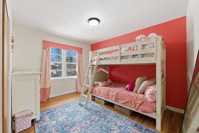 8321 E Rose Ln, Wichita, KS 67207