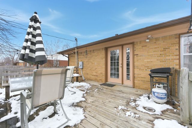 8321 E Rose Ln, Wichita, KS 67207