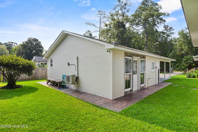 123 Laurel Drive, Wilmington, NC 28401