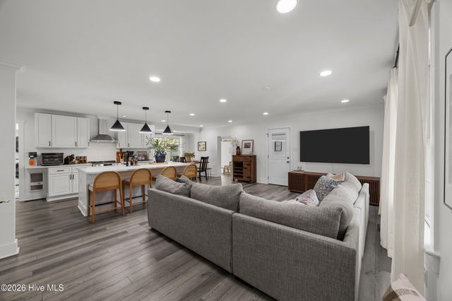 123 Laurel Drive, Wilmington, NC 28401